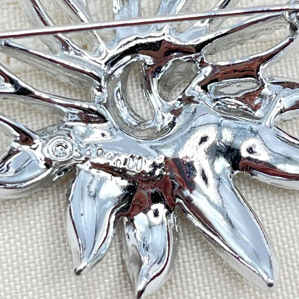 Vintage Sarah Coventry Poinsettia Holiday Flower Silver Tone Brooch Pin